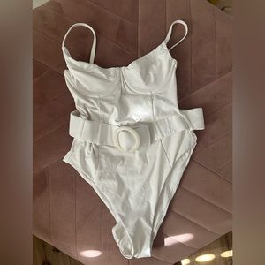 WeWoreWhat Danielle One-Piece White Size Small